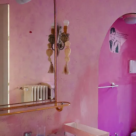 Eschilo In Rosa: Charme E Design Milan