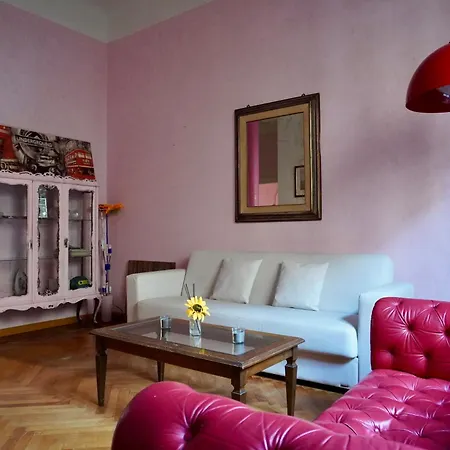 Eschilo In Rosa: Charme E Design *