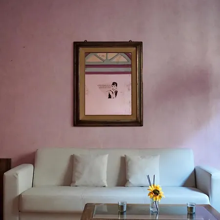 Apartment Eschilo In Rosa: Charme E Design *