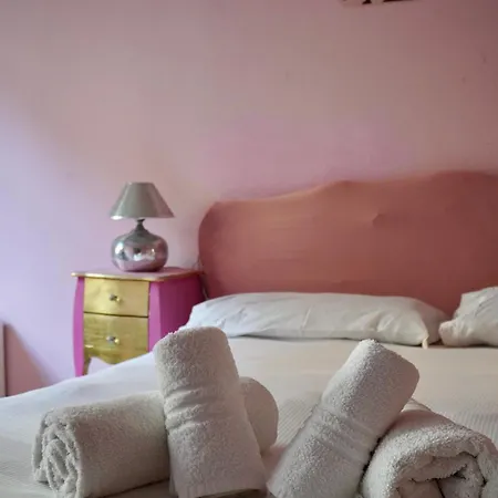 Eschilo In Rosa: Charme E Design Milan