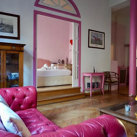 Eschilo In Rosa: Charme E Design