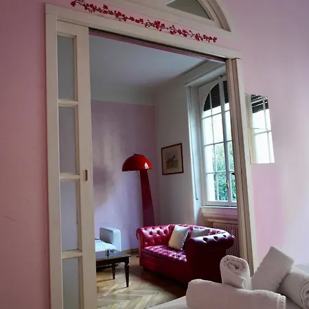 Eschilo In Rosa: Charme E Design Apartment *